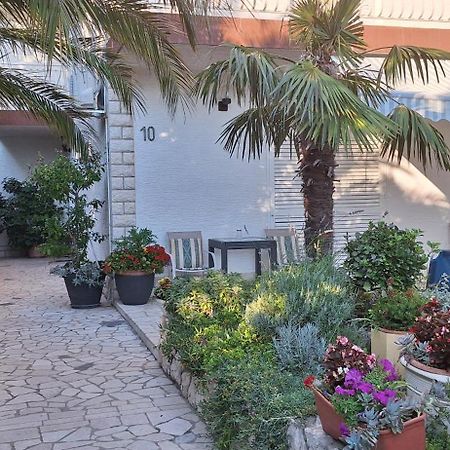 Apartments Fina Crikvenica Exterior foto