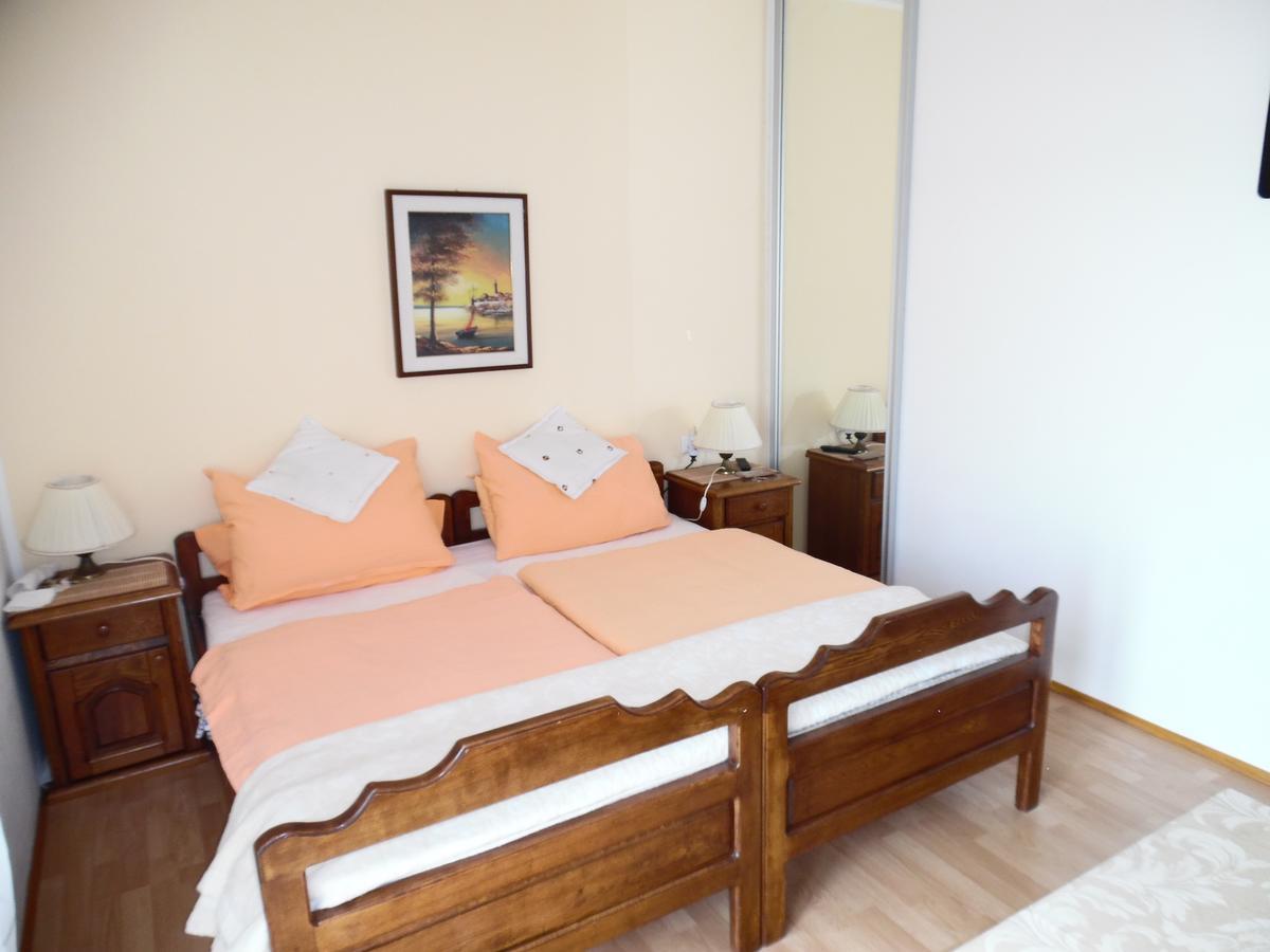 Apartments Fina Crikvenica Exterior foto