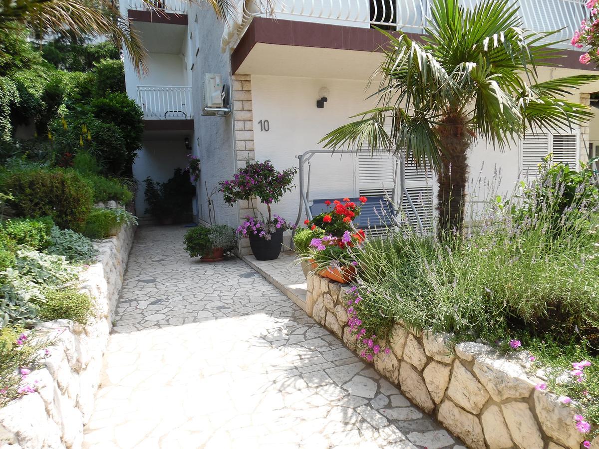 Apartments Fina Crikvenica Exterior foto