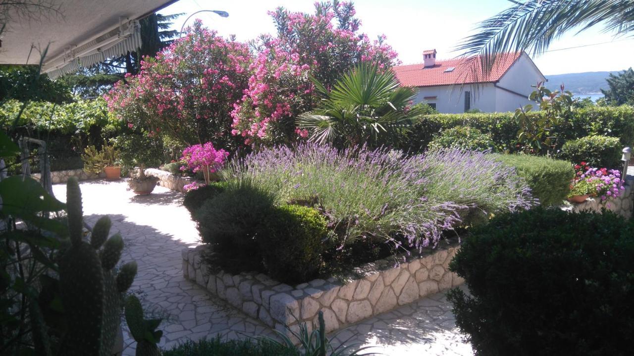 Apartments Fina Crikvenica Exterior foto