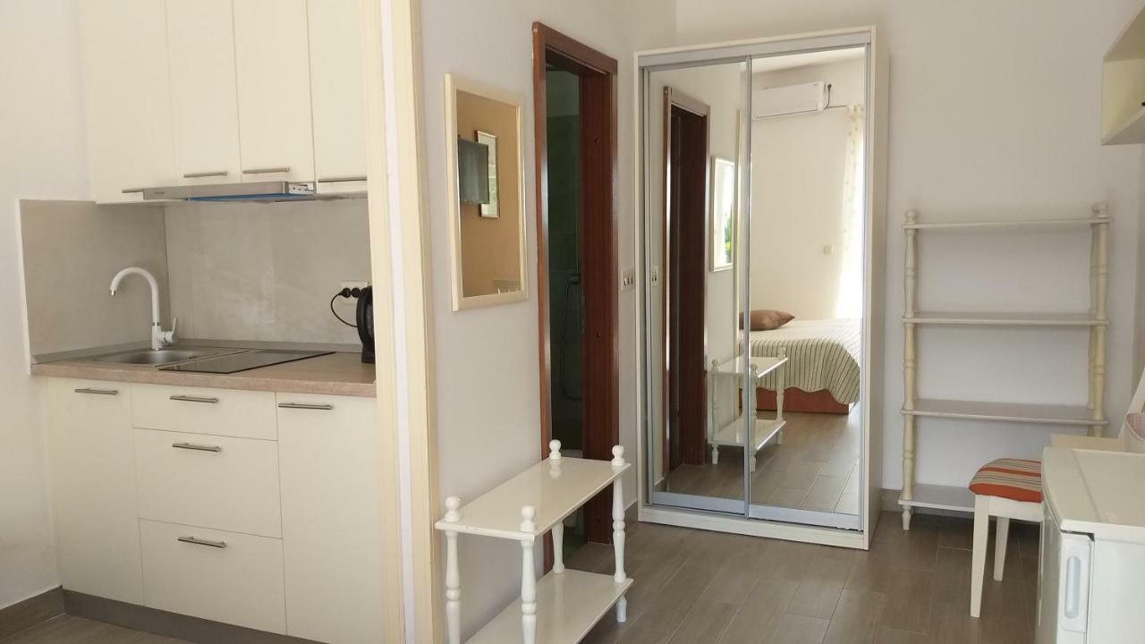Apartments Fina Crikvenica Exterior foto